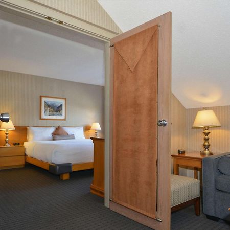 Listel Whistler, A Coast Hotel Экстерьер фото